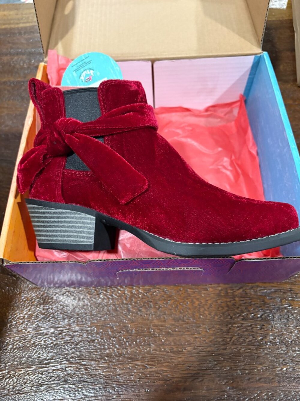 Justin Chellie Burgundy Velvet 6" Ankle Boot Ladies sz 6 Shoes Booties NEW
